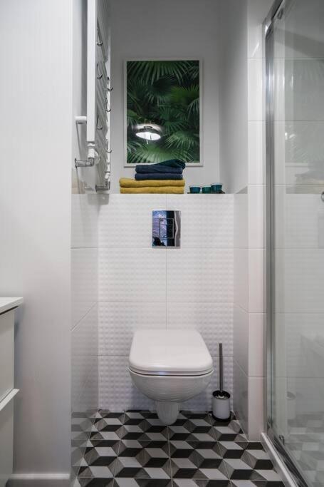 Close-golden In - Cozy And Stylish Studio - Zabkowska B Apartament